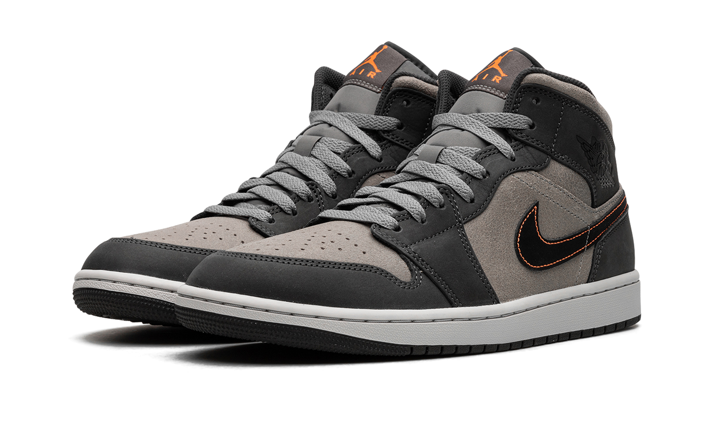 Air Jordan 1 Mid SE "Night Stadium" FQ8338 017