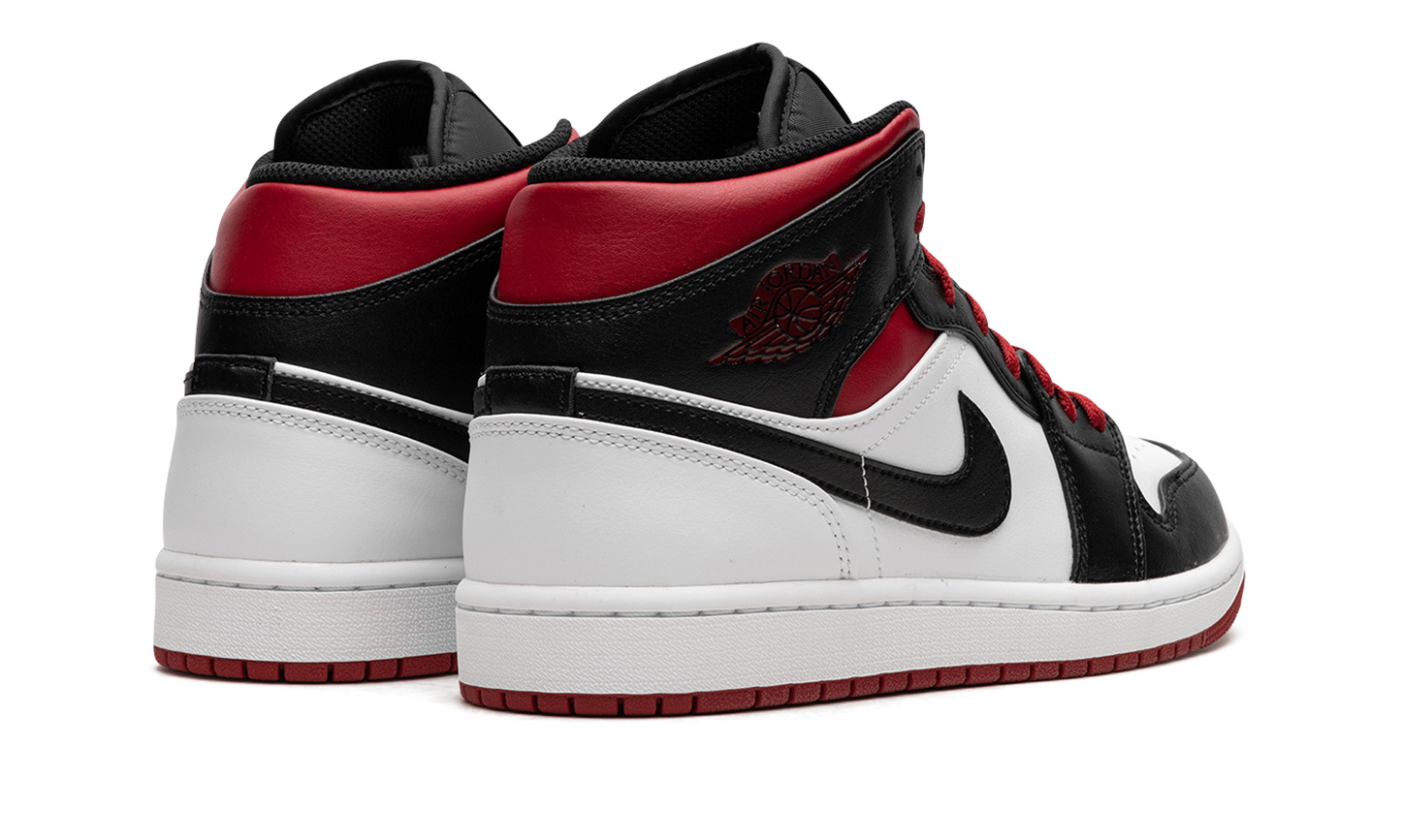 Air Jordan 1 Mid "Gym Red Black Toe" DQ8426 106