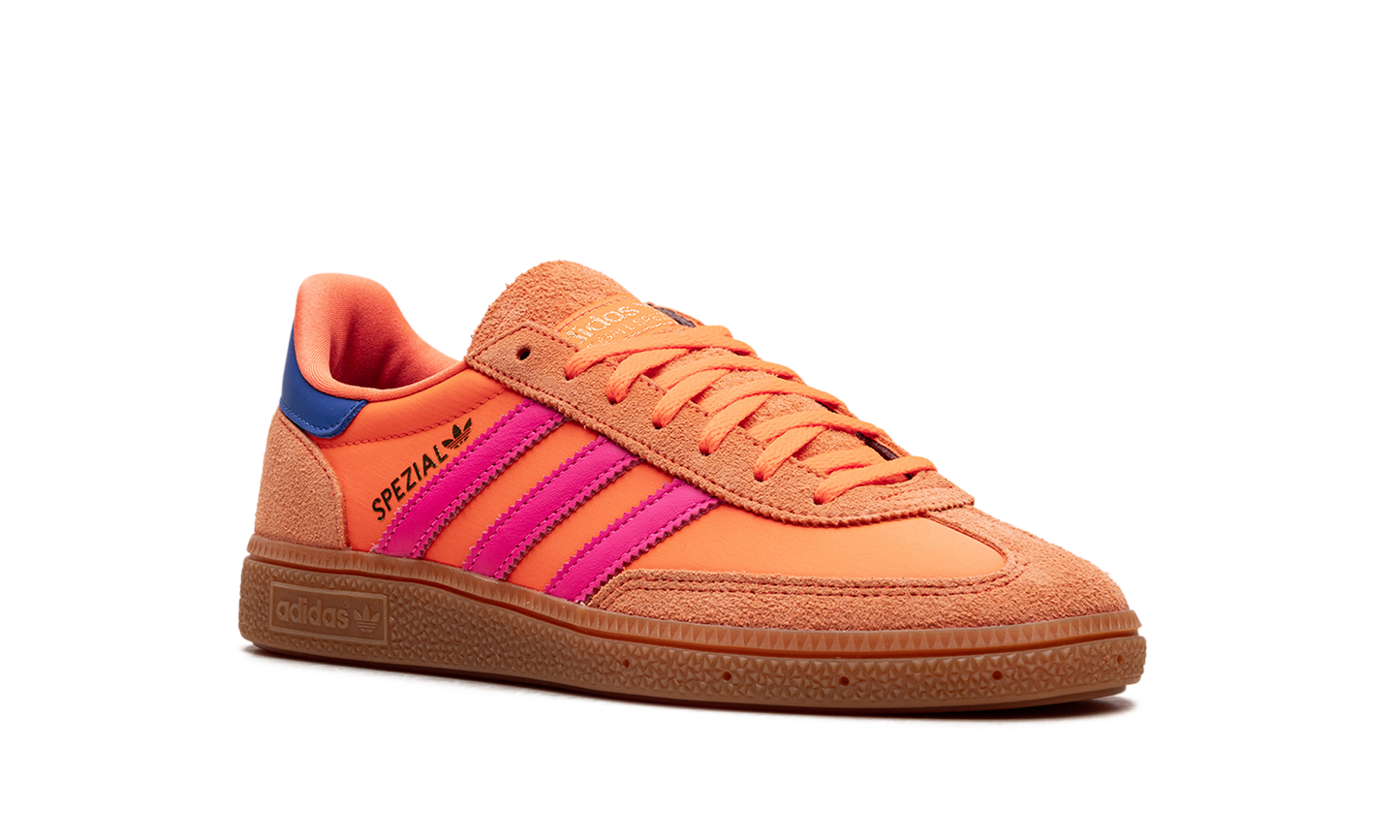 Handball Spezial WMNS "Solar Orange Lucid Pink"