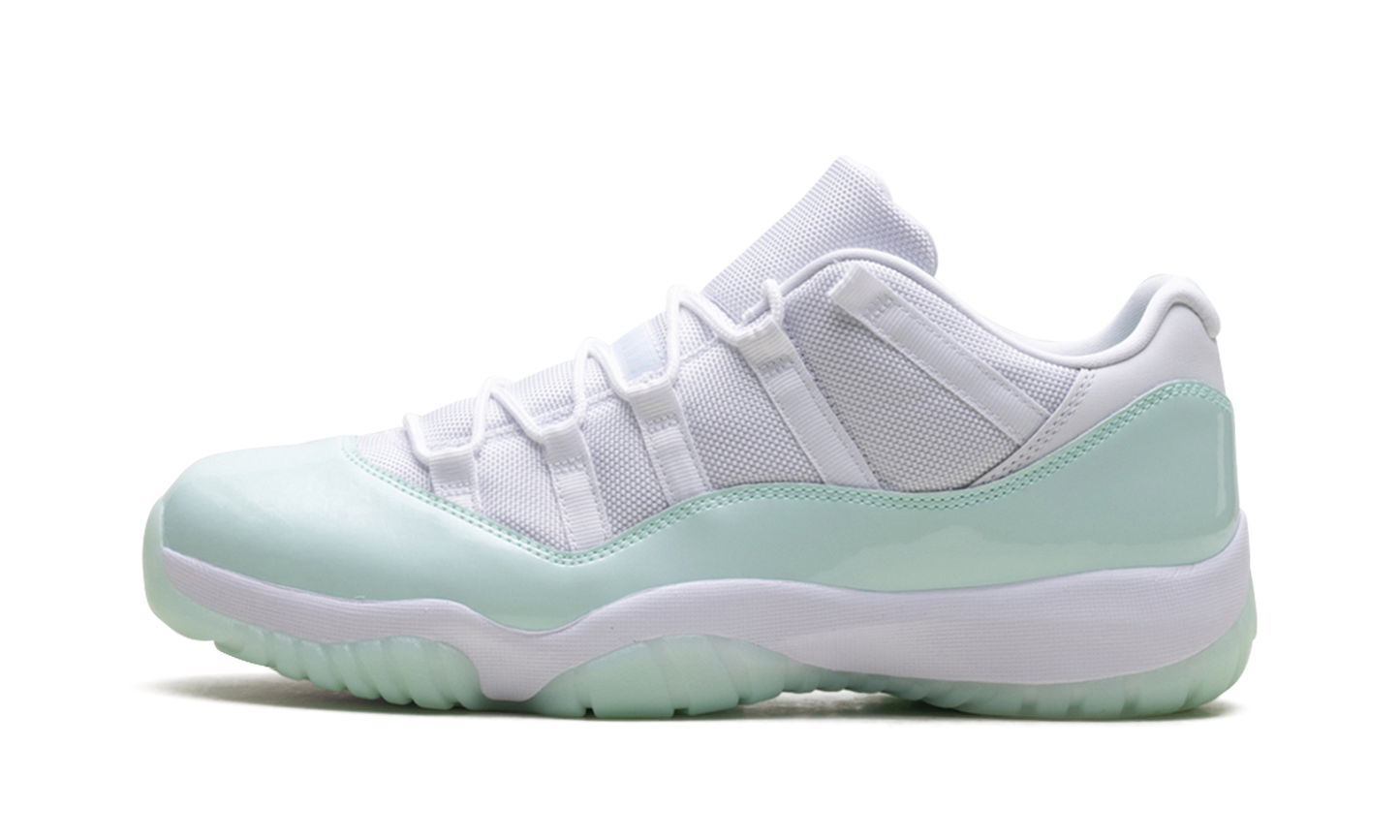 Air Jordan 11 Low WMNS "Igloo" AH7860 103