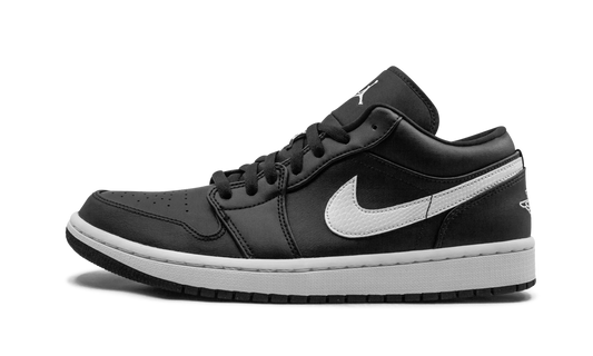 Air Jordan 1 Low WMNS "Black/White" AO9944 001