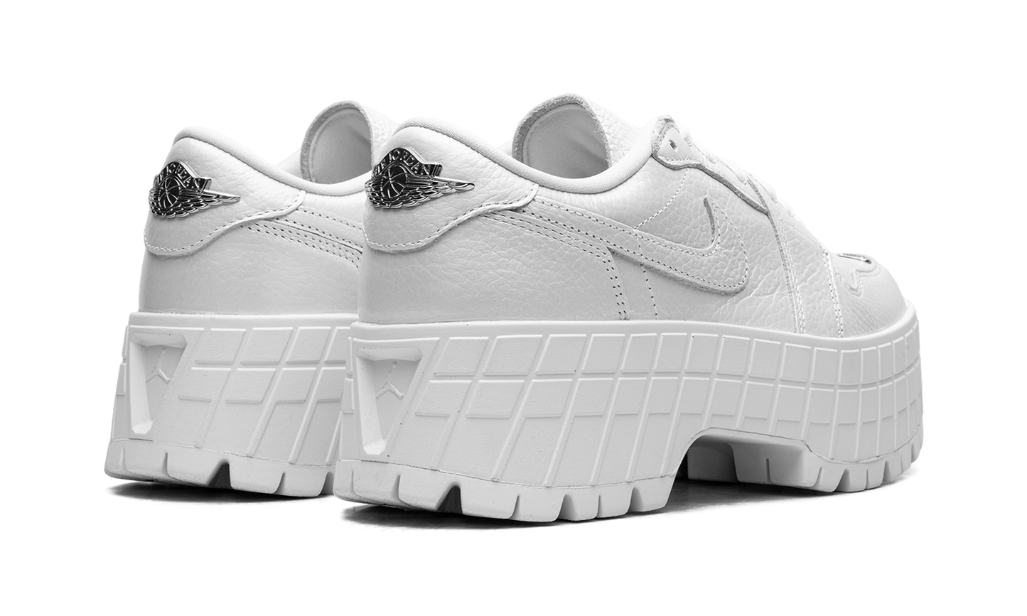 Jordan 1 Brooklyn Low WMNS "White Metallic Silver" HF3184 100