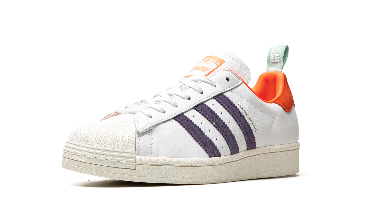 Superstar "Girls Are Awesome"