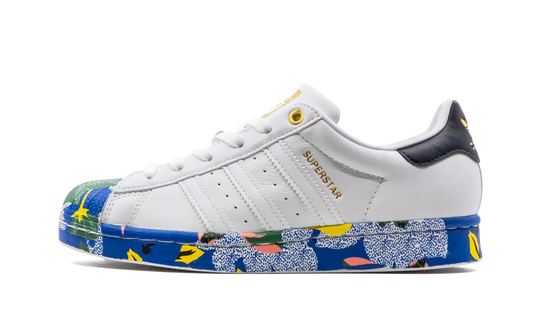 Superstar "Her Studio London"