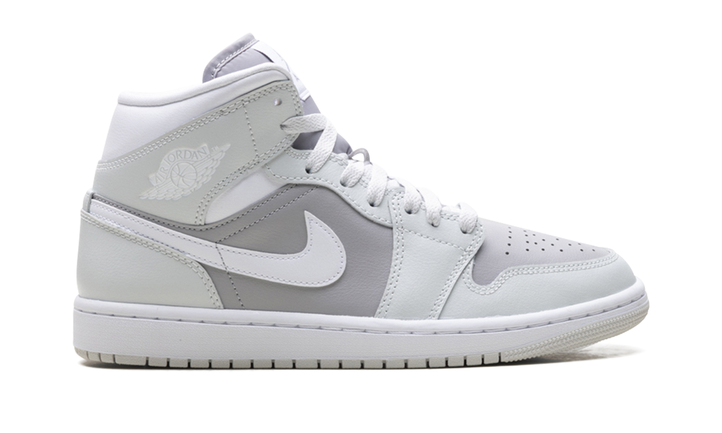 Air Jordan 1 Mid WMNS "Photon Dust Atmosphere Grey" BQ6472 008