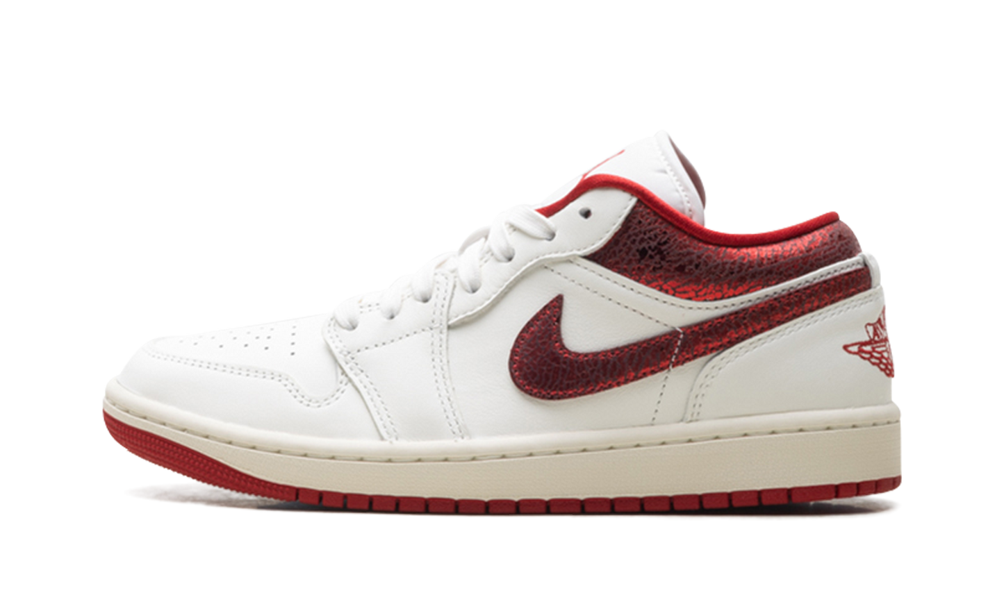 Jordan 1 Low WMNS "Ruby" HJ9338 106