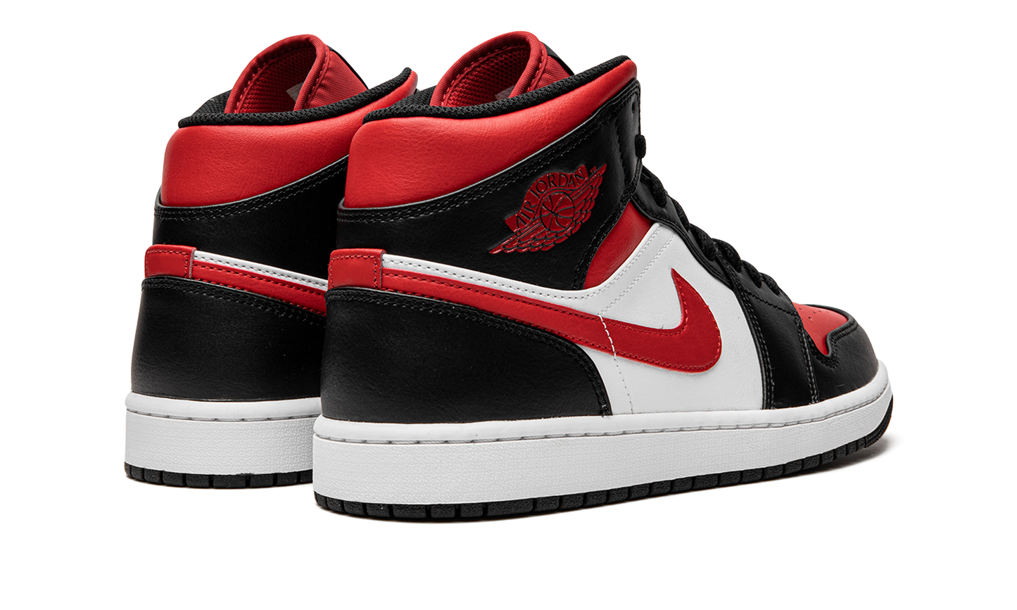 Air Jordan 1 Mid "Bred Toe" 554724 079