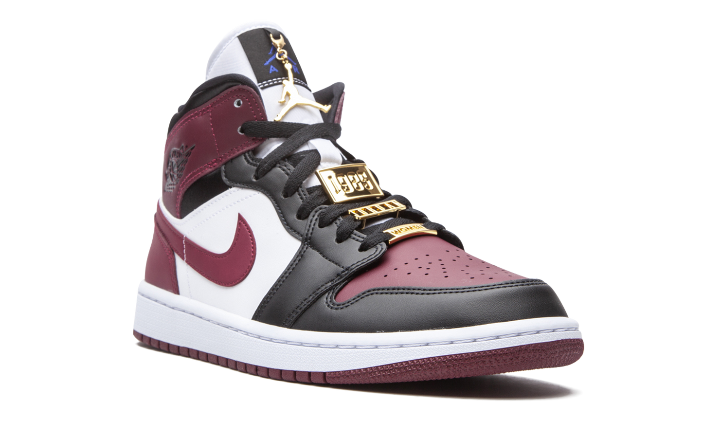 AIR JORDAN 1 MID SE WMNS "Gold Pendants" CZ4385 016