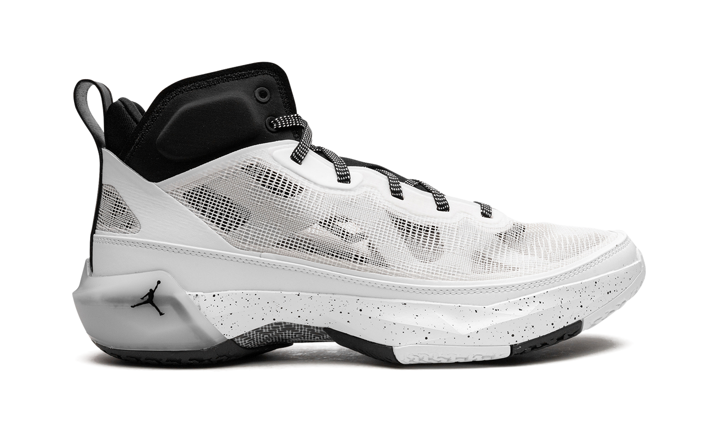 Air Jordan 37 "Oreo" DD6958 108