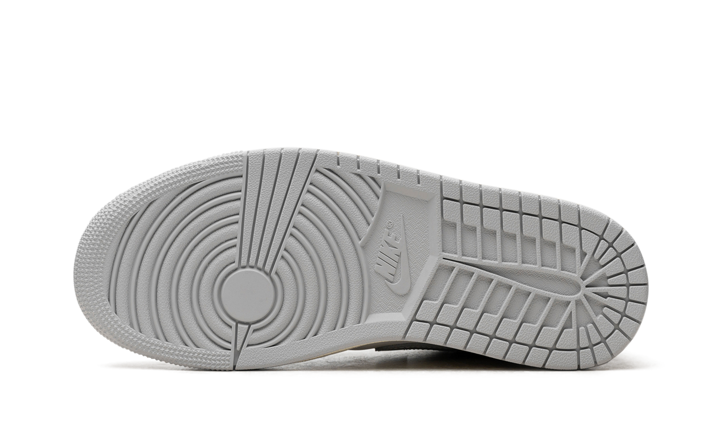 Air Jordan 1 WMNS "Light Grey" DC0774 103