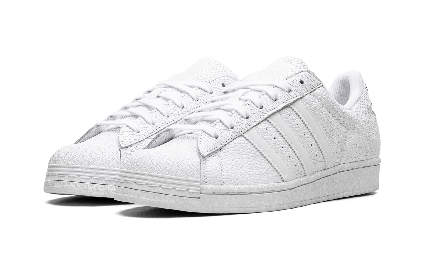 Superstar ADV Vitoria "Cloud White Core Black"