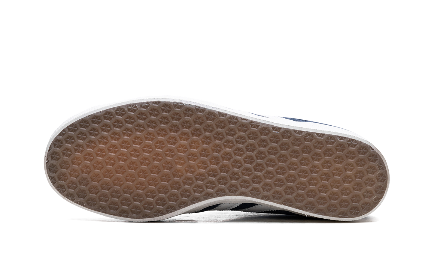 Gazelle "Preloved Ink Cloud White Core White"