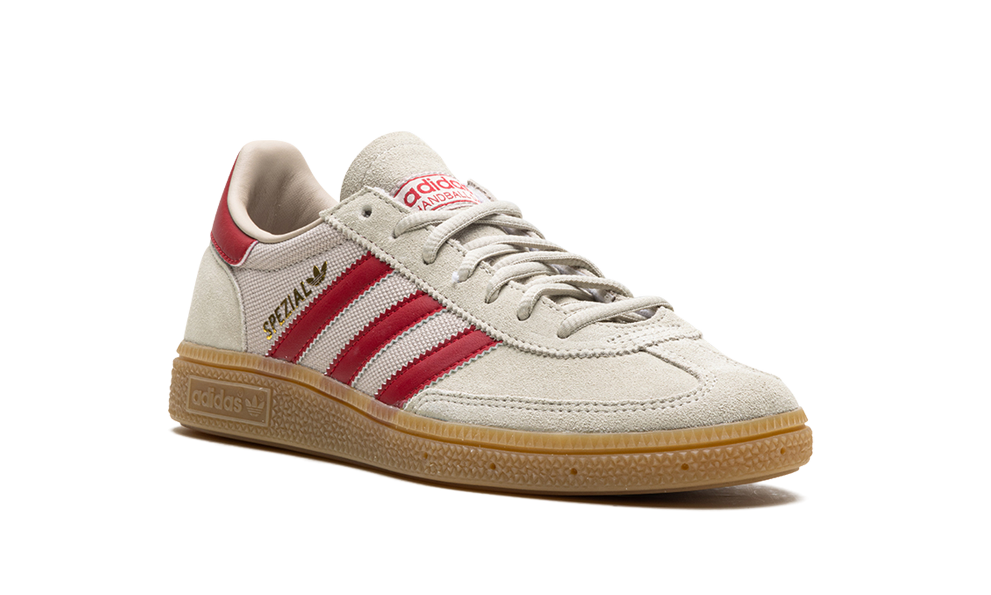 Handball Spezial "Putty Grey Team Victory Red Wonder Beige"