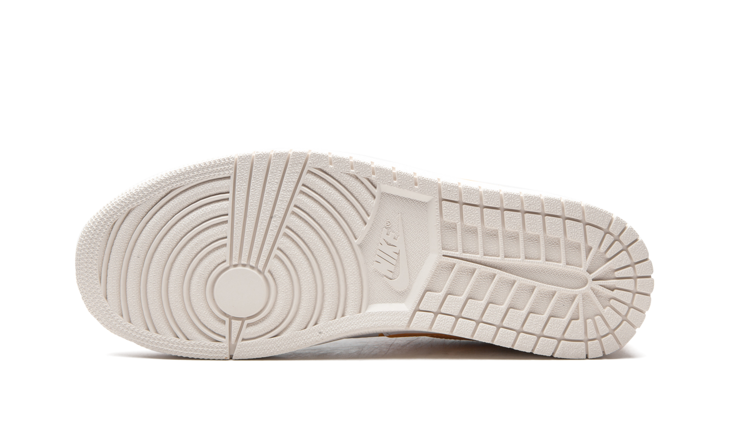 Jordan 1 Centre Court "University Gold" DJ2756 102