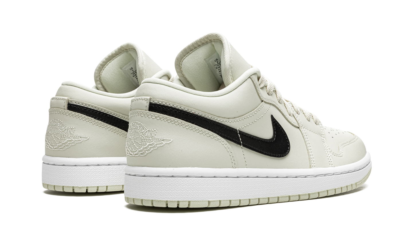 AIR JORDAN 1 LO WMNS "Coconut Milk" DC0774 121