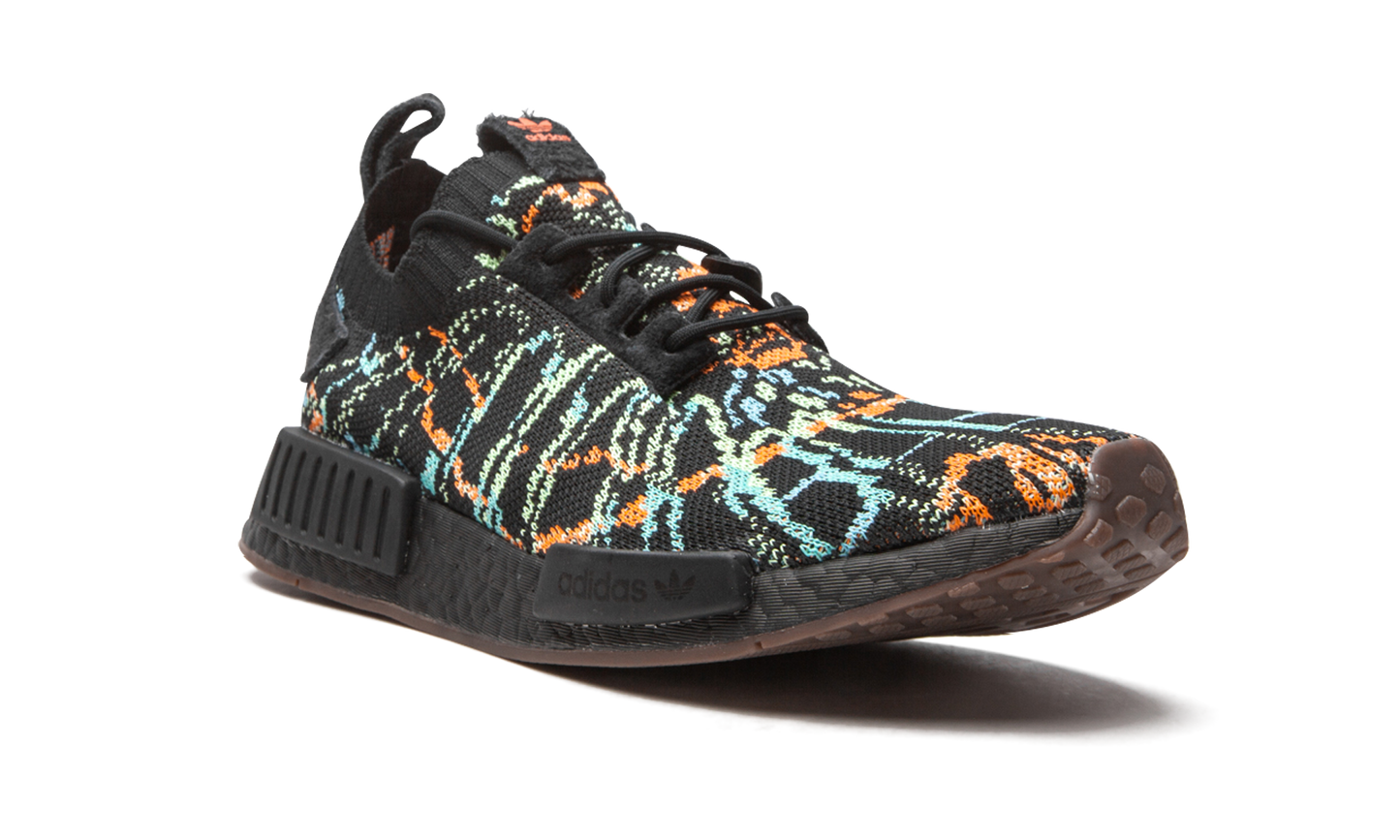NMD_R1 PK "Glitch"