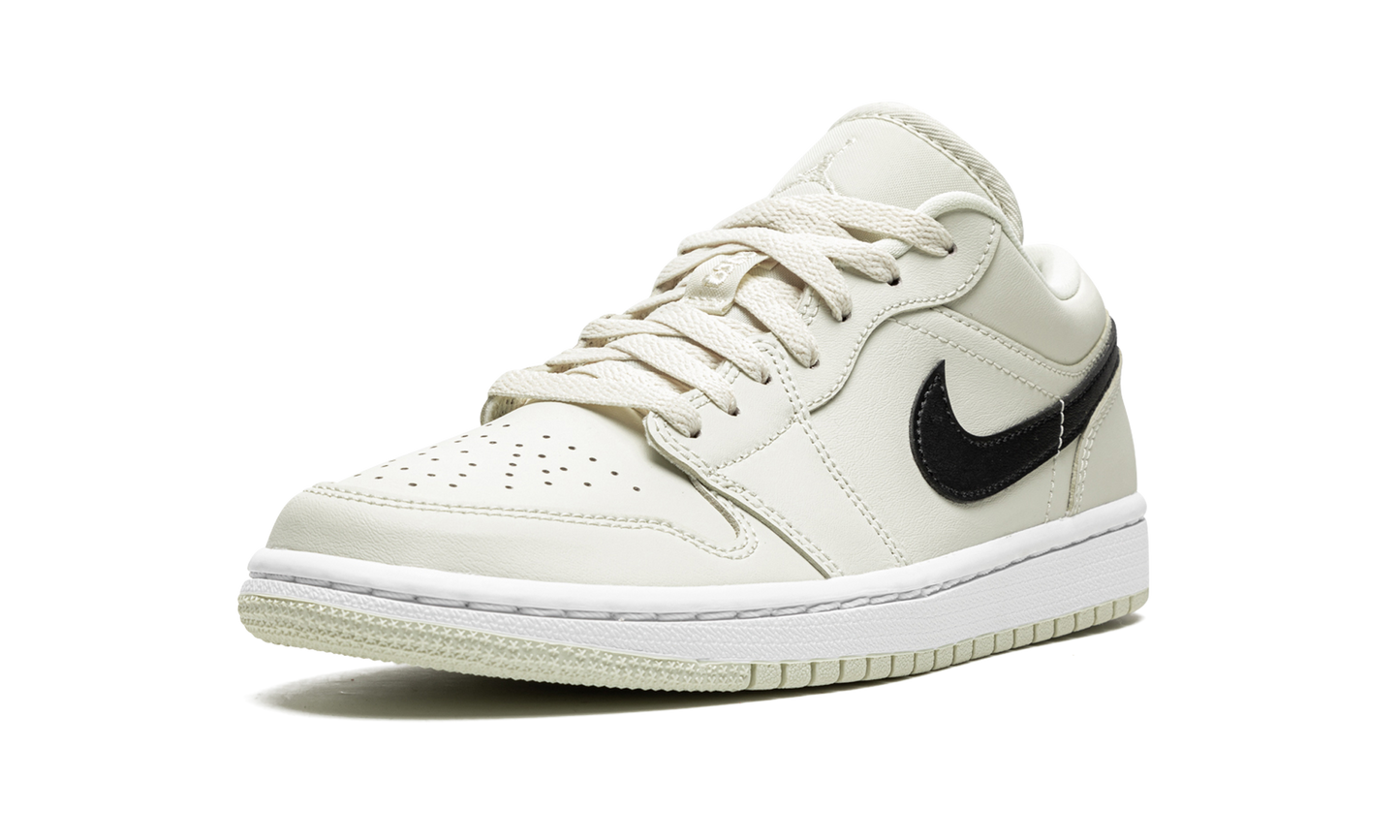AIR JORDAN 1 LO WMNS "Coconut Milk" DC0774 121