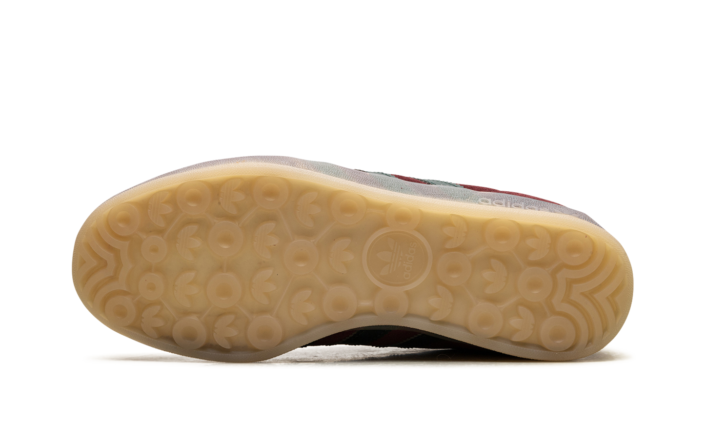 Gazelle Indoor "Shadow Red Shadow Green"