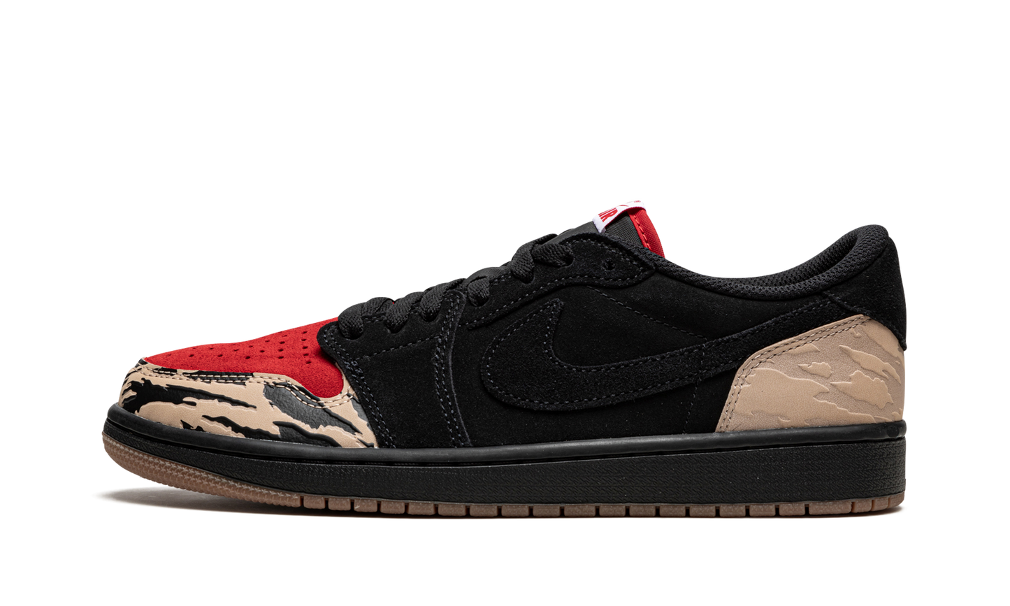 Air Jordan 1 Low SP "SoleFly - Carnivore" DN3400 001