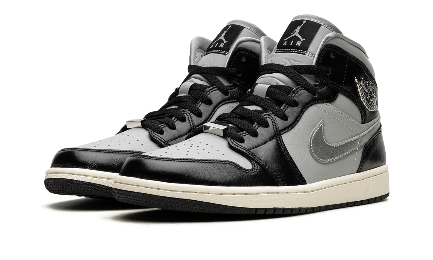 AIR JORDAN 1 MID SE WMNS "Black Chrome" FB9892 002