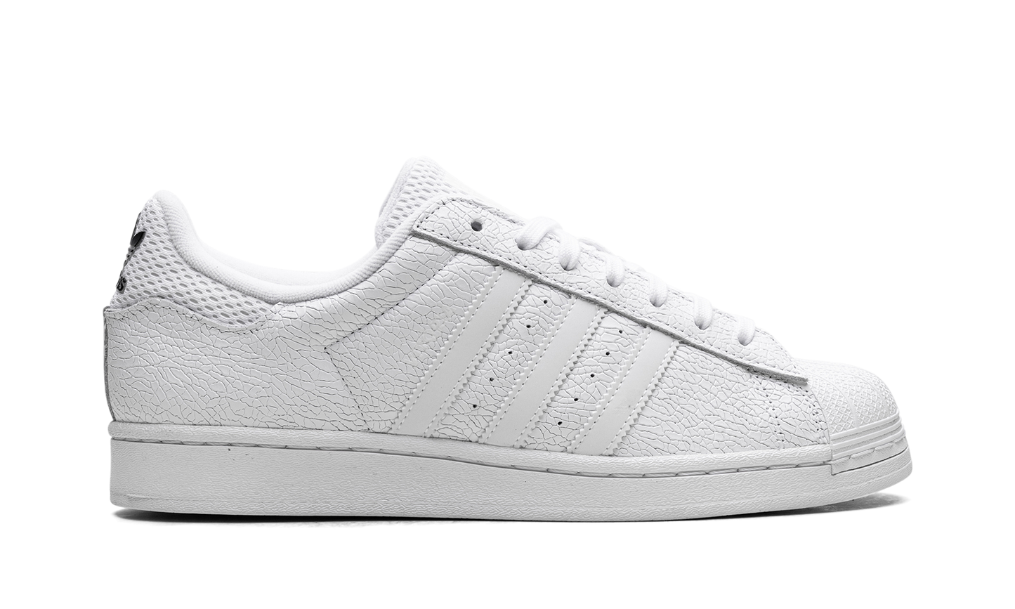 Superstar ADV Vitoria "Cloud White Core Black"