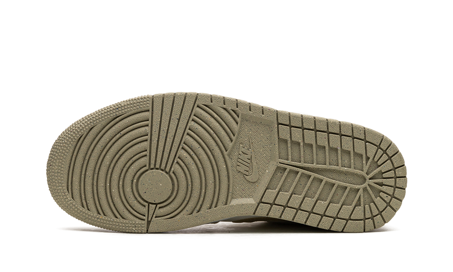 Air Jordan 1 Low WMNS "Team Gold / Sail" FN3722 701