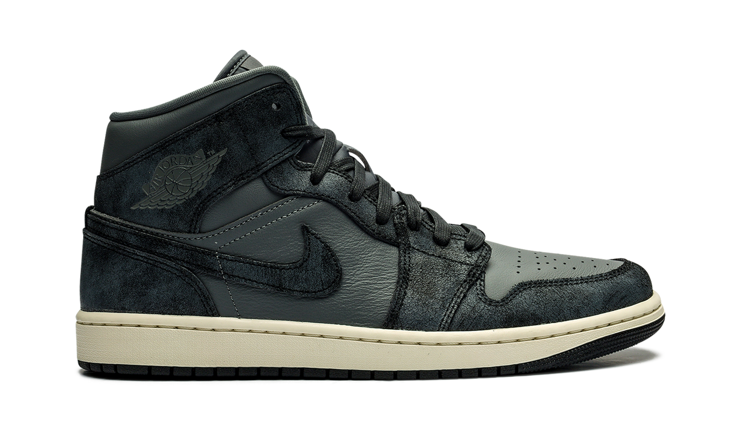 AIR JORDAN 1 MID WMNS "DISTRESSED SMOKE GREY" FJ3448 001