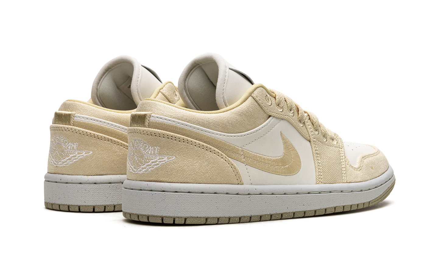 Air Jordan 1 Low WMNS "Team Gold / Sail" FN3722 701