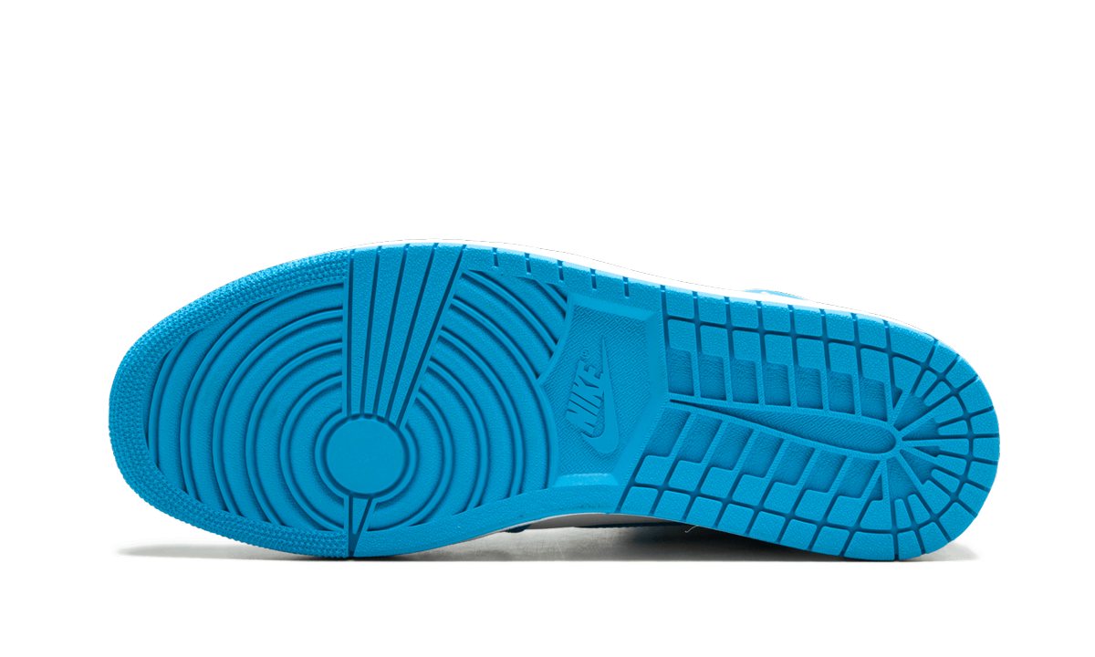 Air Jordan 1 Retro "UNC" 555088 117