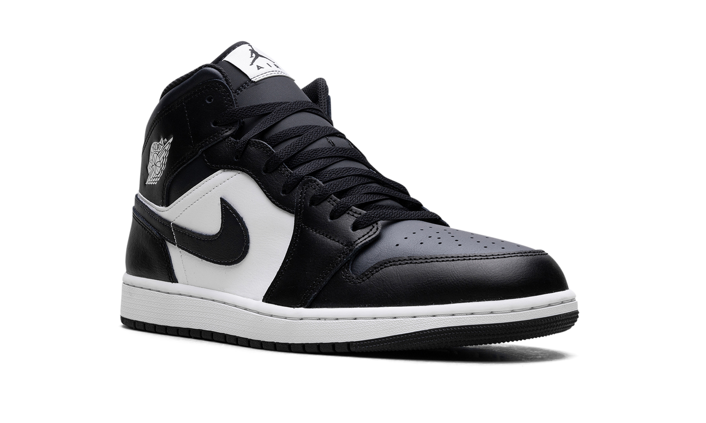 Jordan 1 Mid "Off Noir Toe" DQ8426 010