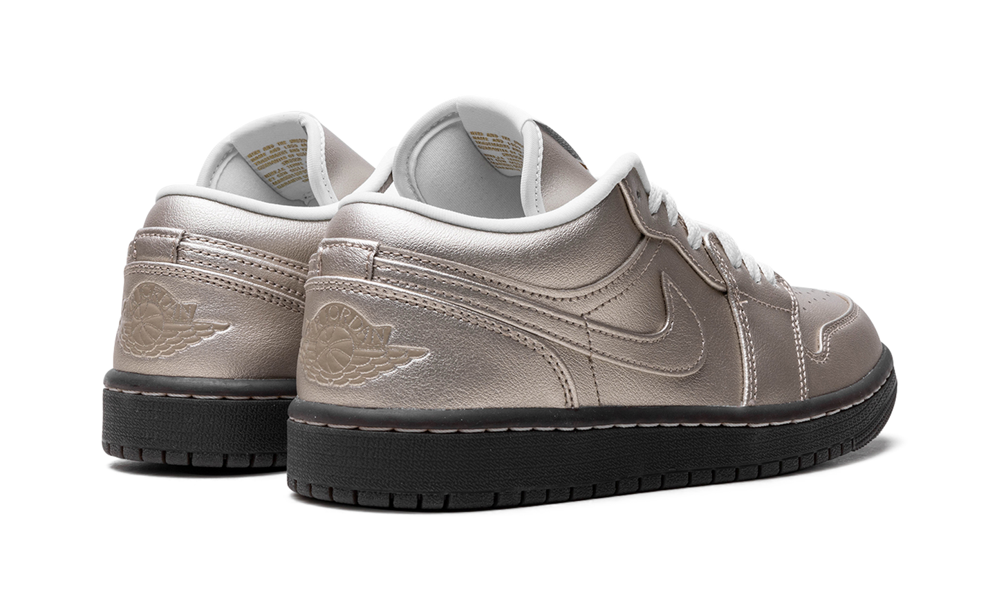 Air Jordan 1 Low SE WMNS "Metallic Zinc" HQ3529 099