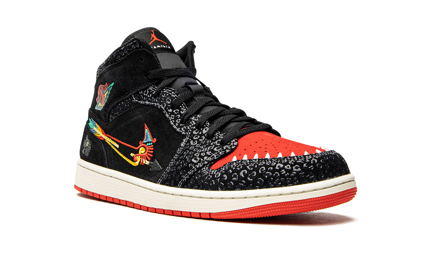 Air Jordan 1 Mid SE "Siempre Familia" DN4904 001