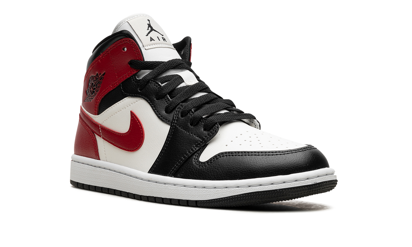 AIR JORDAN 1 MID WMNS "Black Toe" BQ6472 160