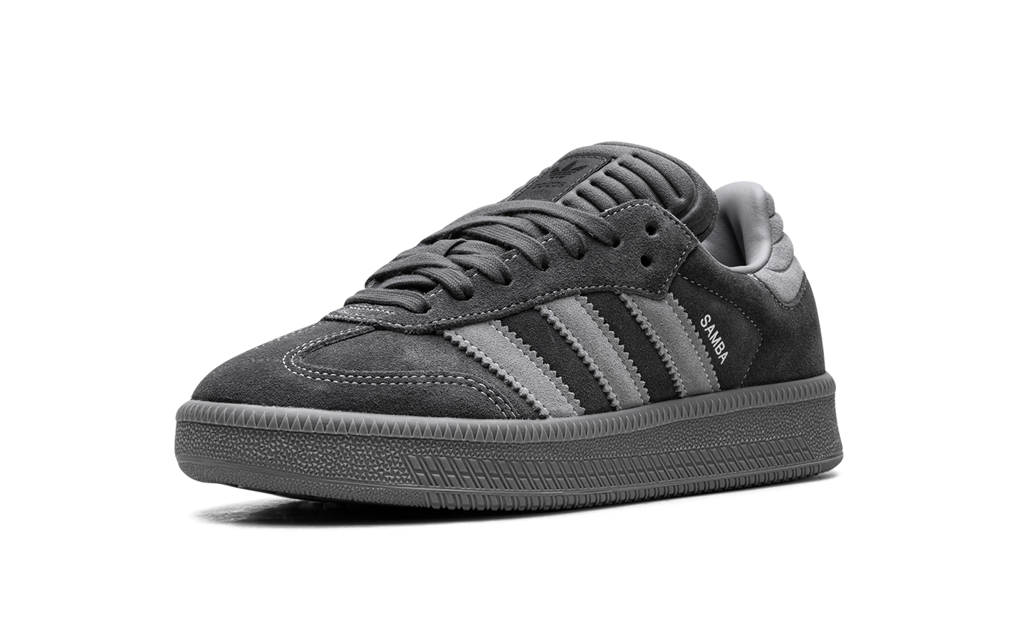 Samba XLG "Carbon Grey"