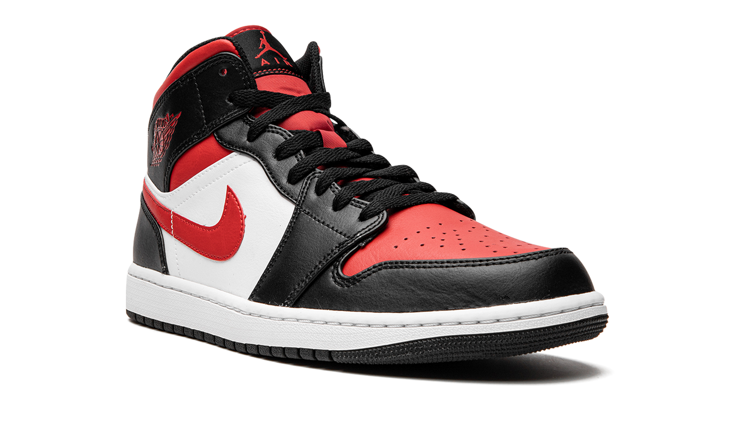 Air Jordan 1 Mid "Bred Toe" 554724 079