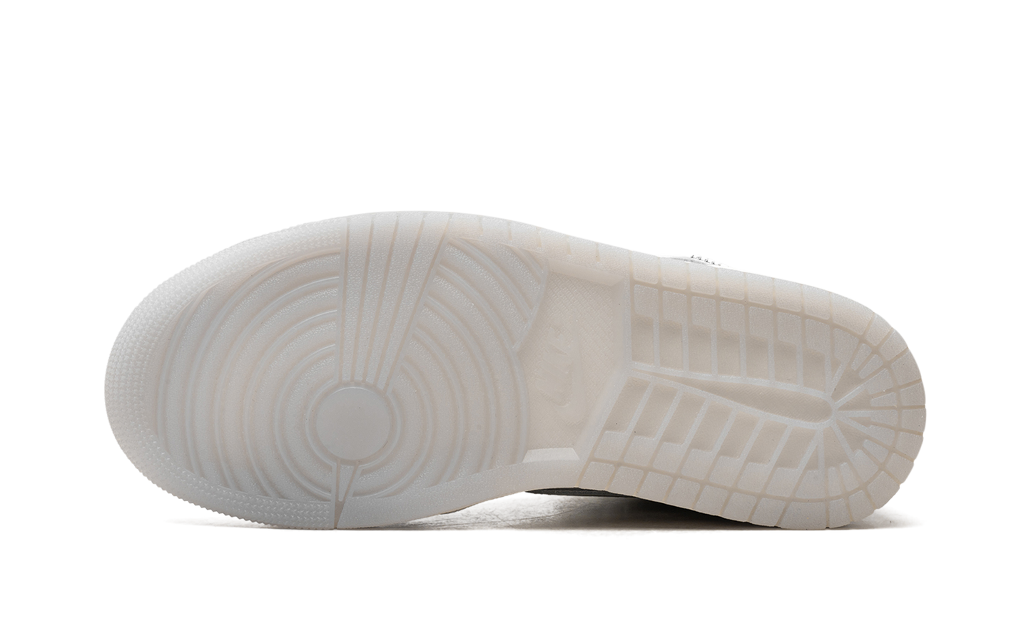 Air Jordan 1 High OG WMNS "Metallic Silver" FN7249 001