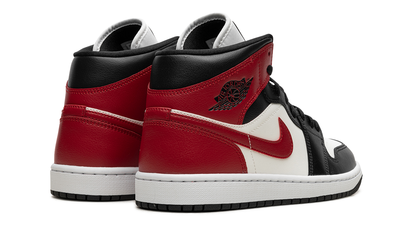 AIR JORDAN 1 MID WMNS "Black Toe" BQ6472 160