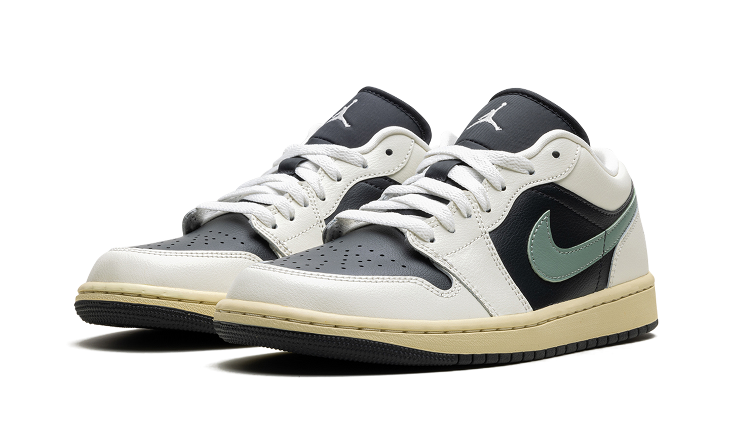 Air Jordan 1 Low WMNS "Jade Smoke" DC0774 001