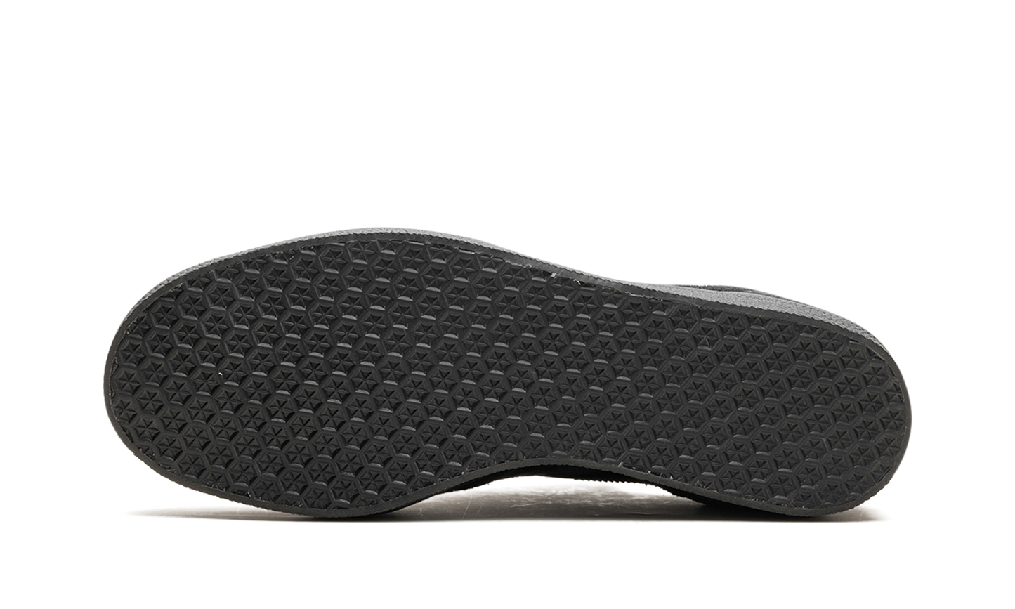 Gazelle "Triple Black"