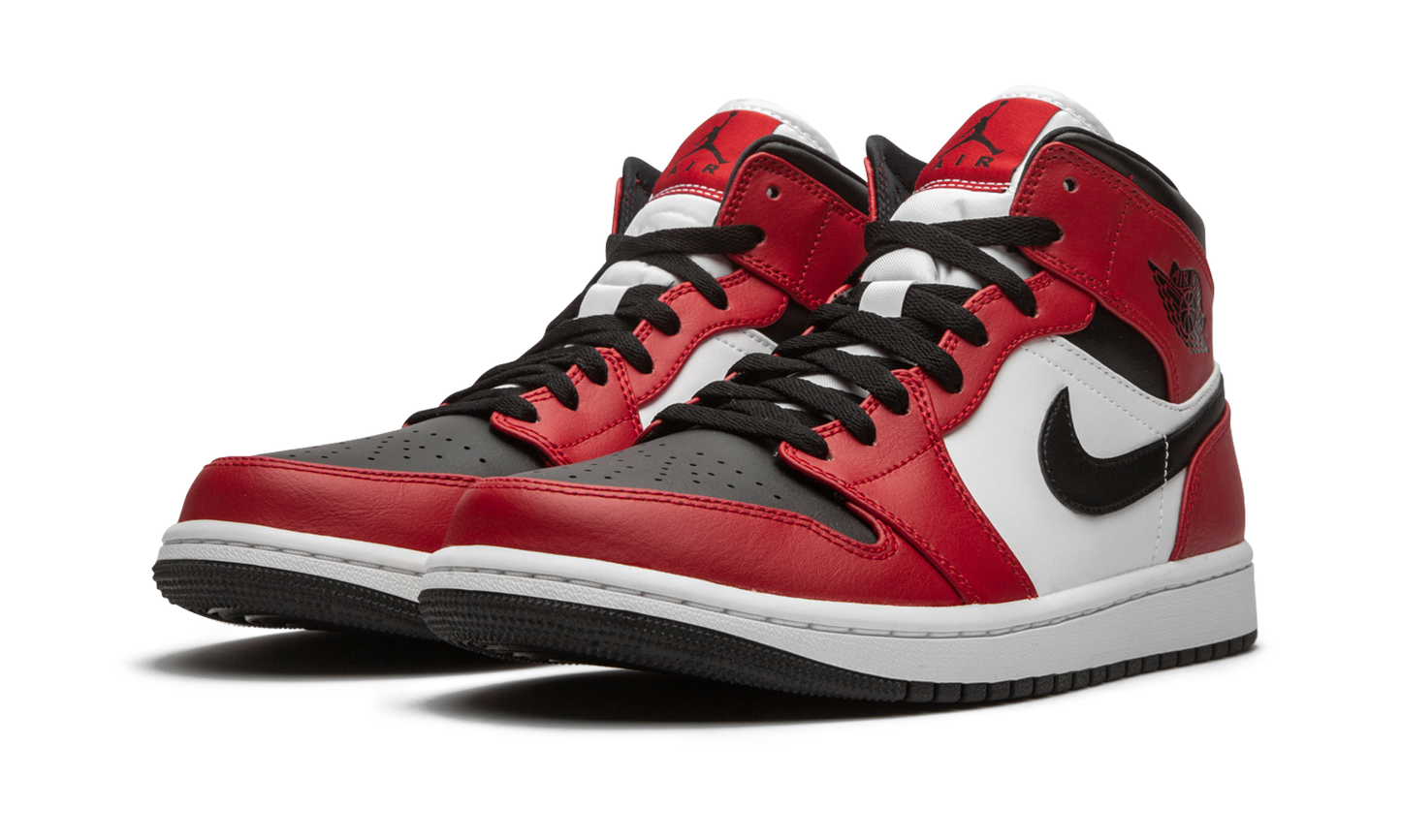 Air Jordan 1 Mid "Chicago Black Toe" 554724 069