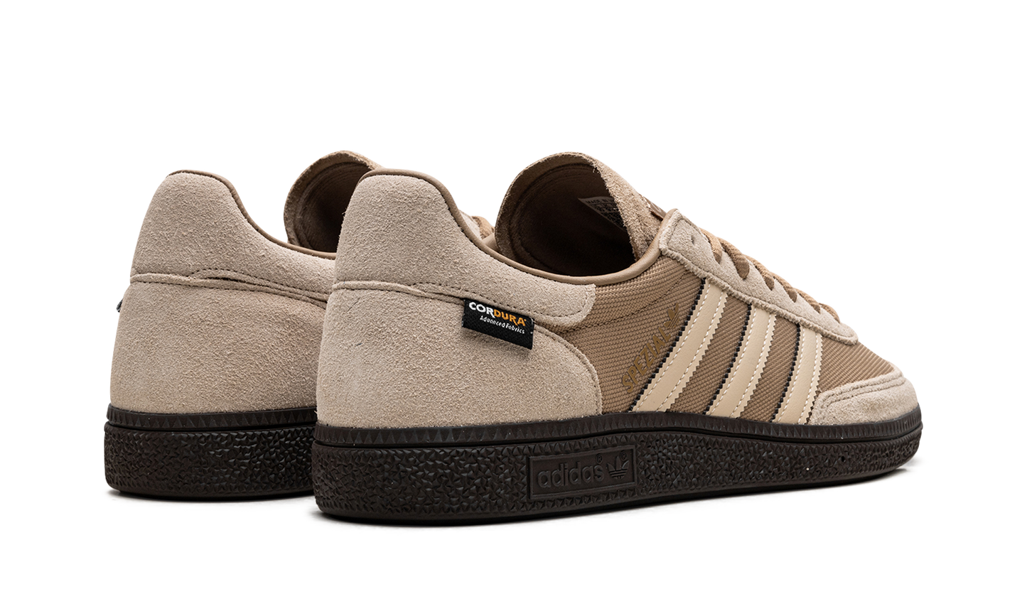 Handball Spezial "Cardboard Crystal Sand"