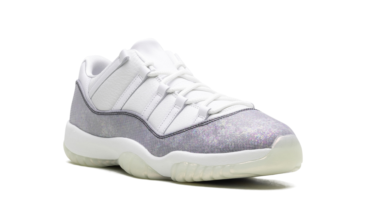 Air Jordan 11 Low "Year of the Snake" HQ7000 001