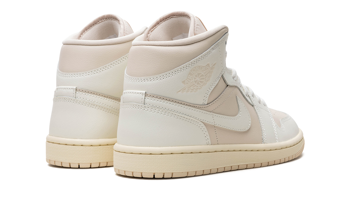 Air Jordan 1 WMNS "White / Light Tan" BQ6472 201
