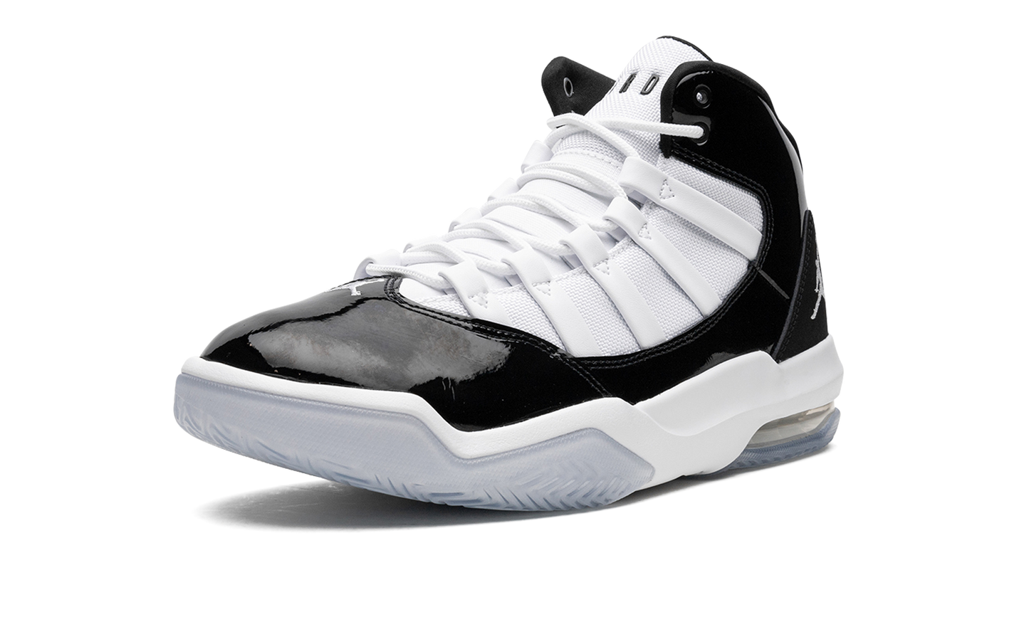 JORDAN MAX AURA AQ9084 011