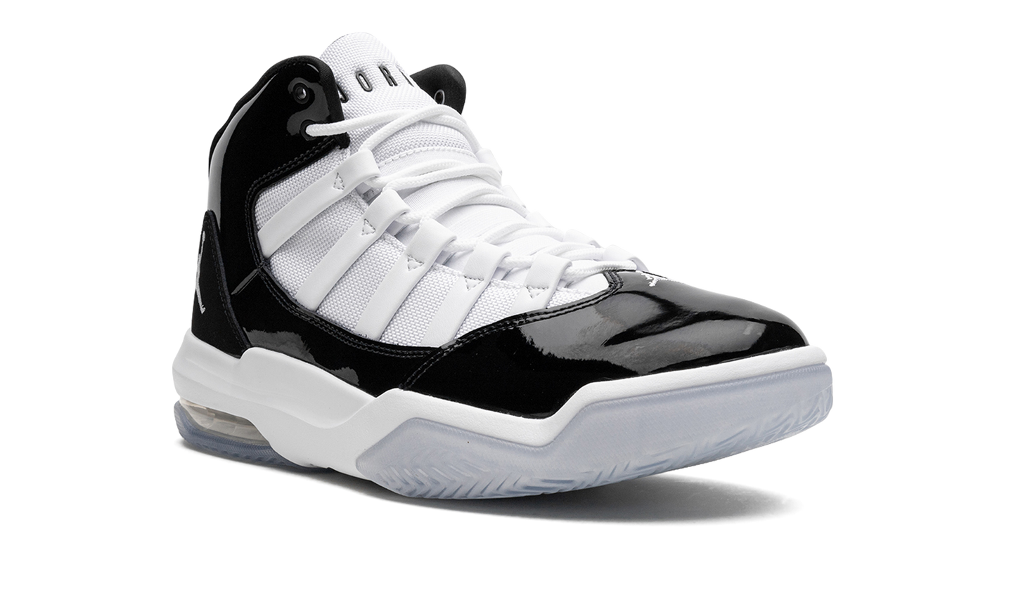 JORDAN MAX AURA AQ9084 011