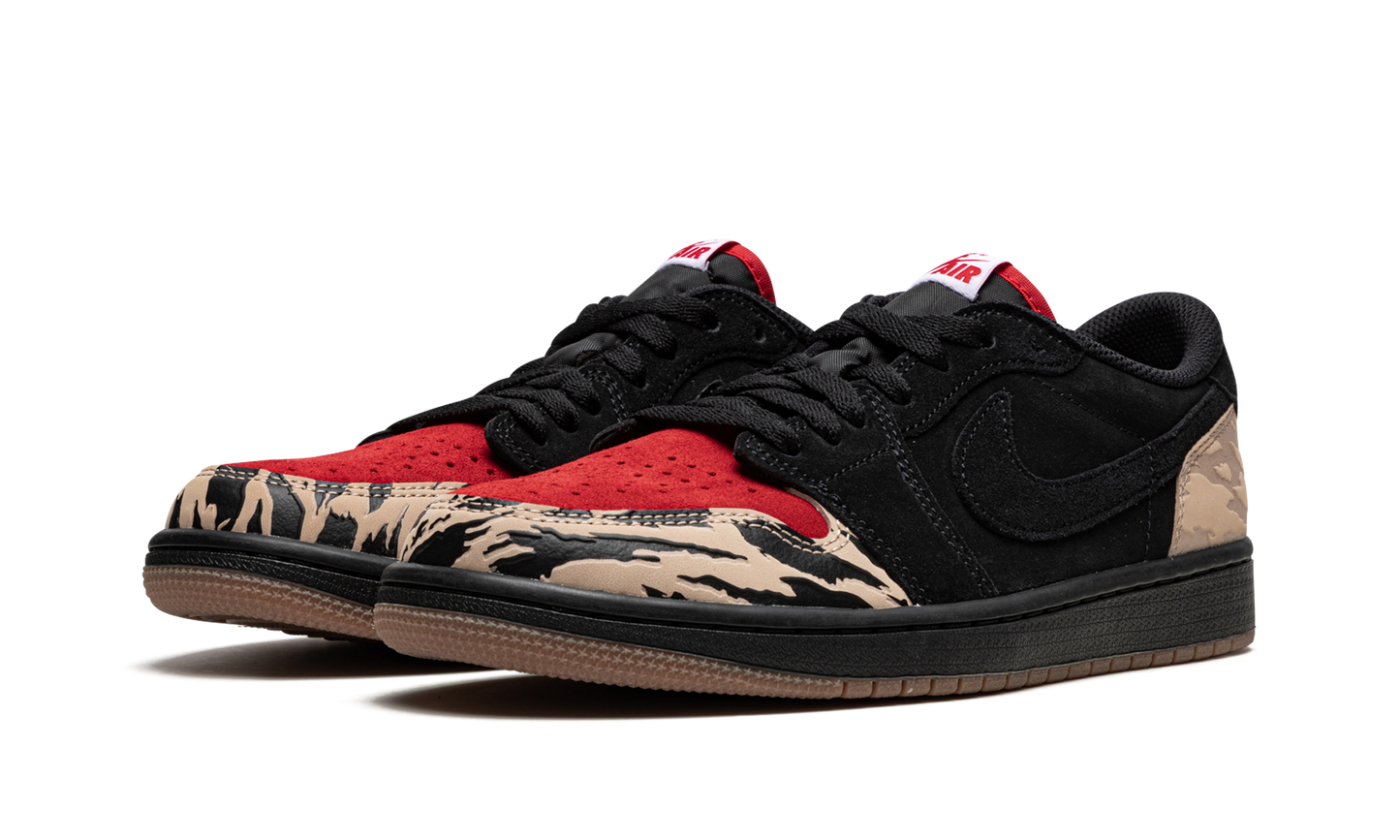 Air Jordan 1 Low SP "SoleFly - Carnivore" DN3400 001