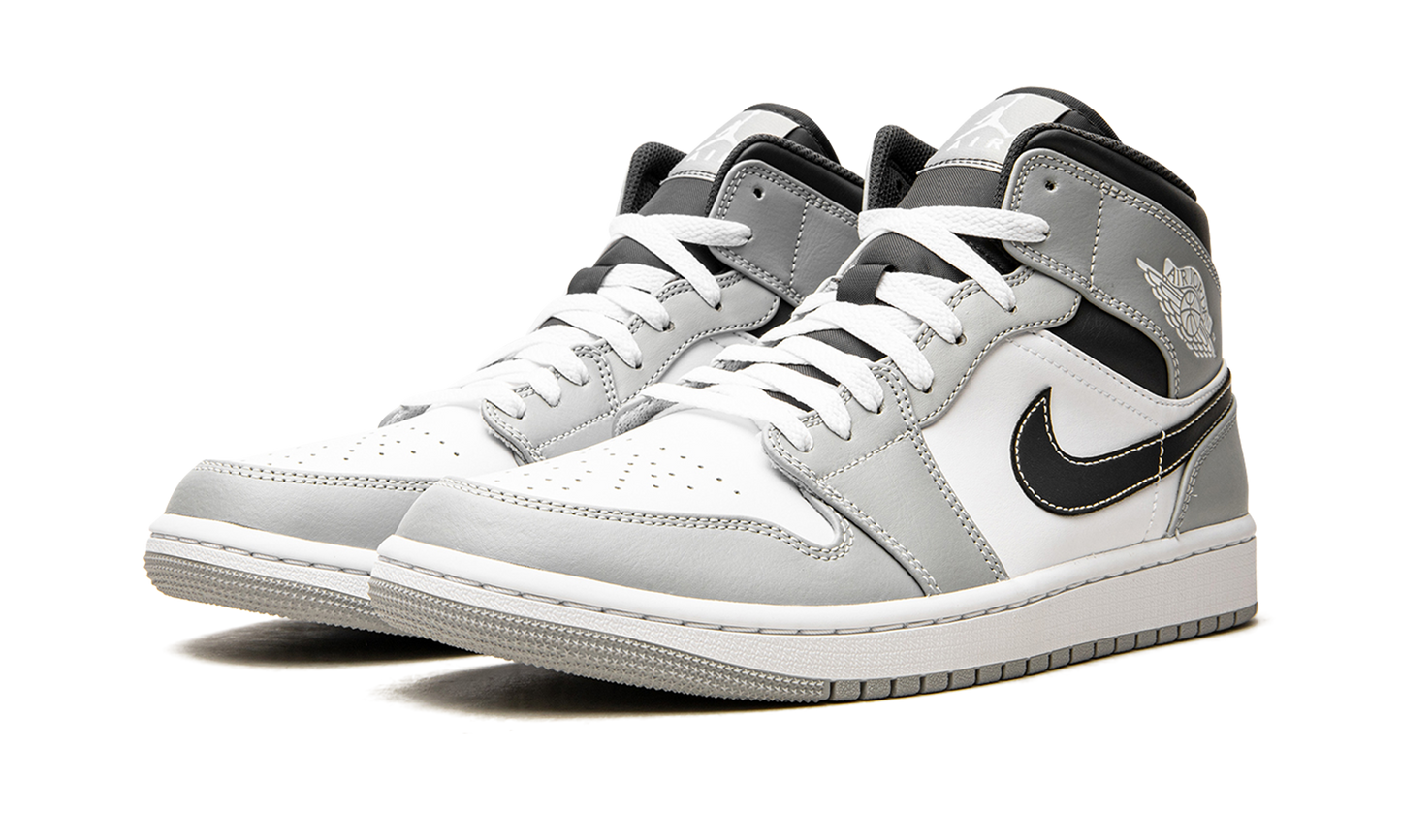 Air Jordan 1 Mid "Light Smoke Grey 2.0" 554724 078