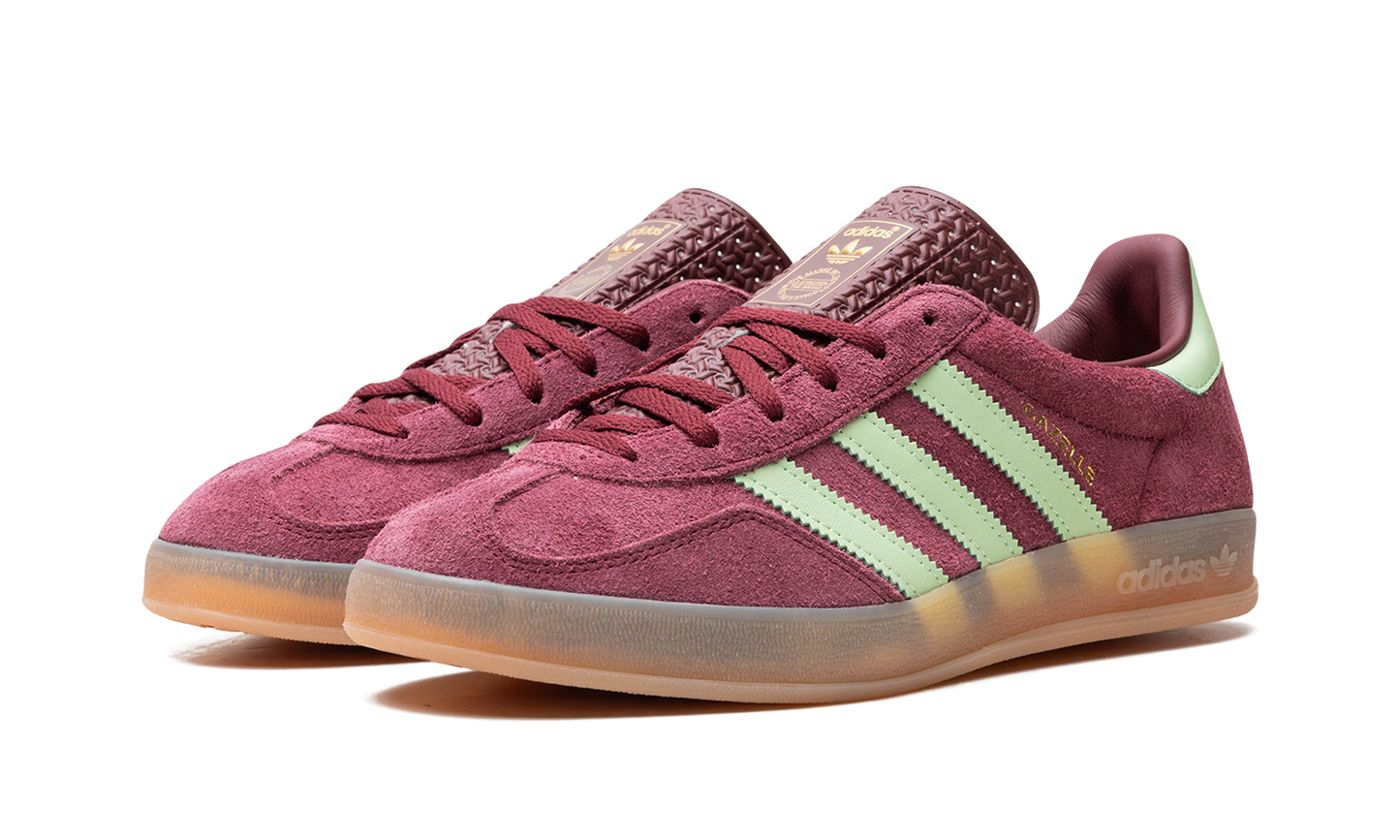 Gazelle Indoor "Shadow Red Semi Spark Green"