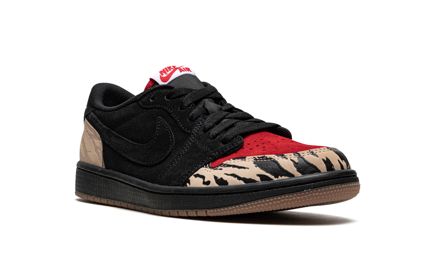 Air Jordan 1 Low SP "SoleFly - Carnivore" DN3400 001