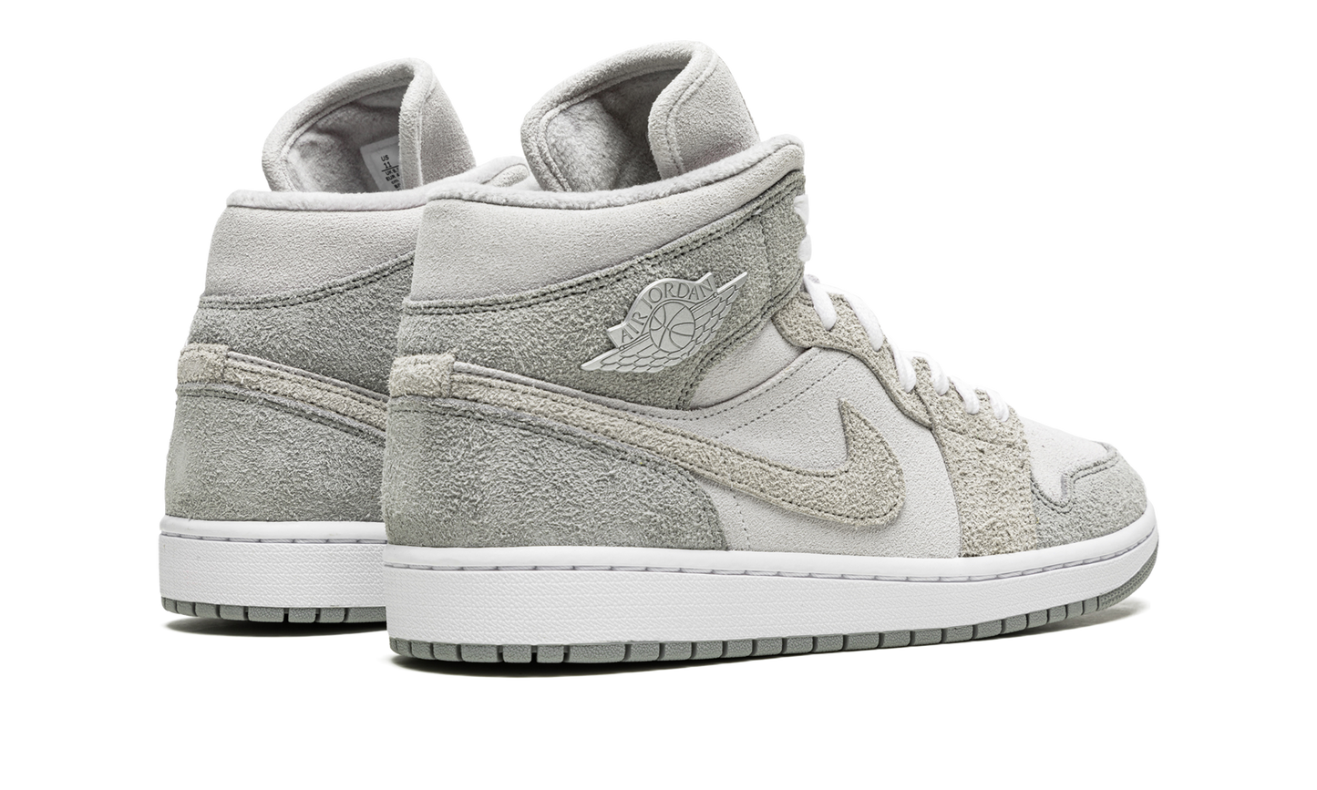 AIR JORDAN 1 MID SE WMNS "Grey Fleece" DO7139 002
